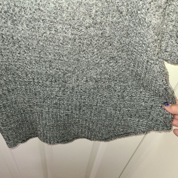 No Boundaries Cowl neck keyhole back tunic - Picture 4 of 9